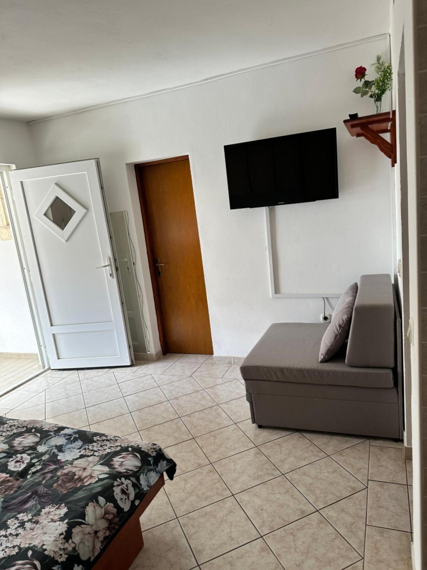 Apartments Kristina Vir Dış mekan fotoğraf
